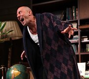 Oskaras Kor&scaron;unovas Graikijos sostinėje Atėnuose esančiame &bdquo;Poreia&ldquo; teatre stato graiki&scaron;kąją spektaklio &bdquo;Miranda&ldquo; versiją