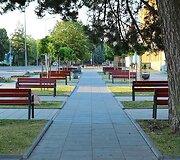 Žydintis Varėnos miesto centras po Joninių