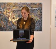 Varėnos kultūros centro parodų salėje atidaryta menininkų Valdemaro &Scaron;eme&scaron;kos, Alinos Daiker Gulbinienės ir Alessandro Rillo tapybos darbų paroda &bdquo;Antitesi&ldquo;