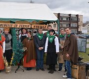 Varėnos centre gerą pusdienį smagiai &scaron;urmuliavo septintą kartą suorganizuota Dzūkijos regiono prie&scaron;velykinė mugė &bdquo;Auksalio kupkas&ldquo;. 