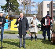 Varėnos centre gerą pusdienį smagiai &scaron;urmuliavo septintą kartą suorganizuota Dzūkijos regiono prie&scaron;velykinė mugė &bdquo;Auksalio kupkas&ldquo;. 