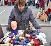 Varėnos centre gerą pusdienį smagiai &scaron;urmuliavo septintą kartą suorganizuota Dzūkijos regiono prie&scaron;velykinė mugė &bdquo;Auksalio kupkas&ldquo;. 