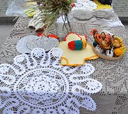 Varėnos centre gerą pusdienį smagiai &scaron;urmuliavo septintą kartą suorganizuota Dzūkijos regiono prie&scaron;velykinė mugė &bdquo;Auksalio kupkas&ldquo;. 