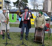 Varėnos centre gerą pusdienį smagiai &scaron;urmuliavo septintą kartą suorganizuota Dzūkijos regiono prie&scaron;velykinė mugė &bdquo;Auksalio kupkas&ldquo;. 