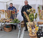 Varėnos centre gerą pusdienį smagiai &scaron;urmuliavo septintą kartą suorganizuota Dzūkijos regiono prie&scaron;velykinė mugė &bdquo;Auksalio kupkas&ldquo;. 