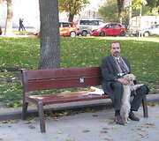 Vyras su &scaron;uneliu