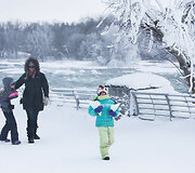 Niagaros kroklį sukaustė &scaron;altis 