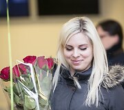 Ugniagesius Vilniaus oro uoste pasitiko žmonos ir vaikai