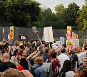 D.Trumpą Londone pasitiko protestuotojai