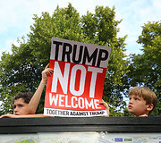 D.Trumpą Londone pasitiko protestuotojai
