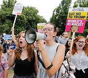 D.Trumpą Londone pasitiko protestuotojai