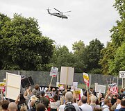 D.Trumpą Londone pasitiko protestuotojai