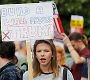 D.Trumpą Londone pasitiko protestuotojai