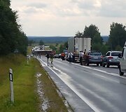 Kelyje Vilnius&ndash;Pabradė ant kelio nuvirto krovininis automobilis