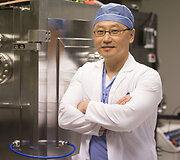  &bdquo;Mayo Clinic&ldquo; neurochirurgas Kendallas Lee