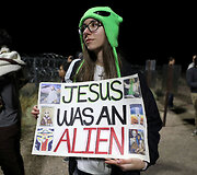 Žmonės renkasi prie &bdquo;Area 51&ldquo;