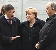 Memorialo atidarymo ceremonijos akimirka