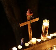 &Scaron;imtai amerikiečių pagerbė per susi&scaron;audymą mokykloje žuvusių žmonių atminimą