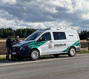 Avarija Radvili&scaron;kio rajone: lengvasis automobilis susidūrė su Lietuvos kariuomenės ma&scaron;ina 