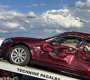 Avarija Radvili&scaron;kio rajone: lengvasis automobilis susidūrė su Lietuvos kariuomenės ma&scaron;ina 