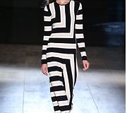 Victorios Beckham 2015 metų vasaros kolekcijos modelis