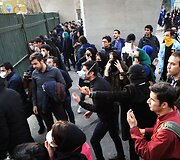 Irane protestuotojai i&scaron;ėjo į gatves