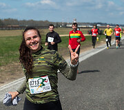&Scaron;iauliuose vyko tradicinis bėgimas naikintuvų kilimo-tūpimo taku &bdquo;Runway Run 2018&ldquo;