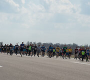 &Scaron;iauliuose vyko tradicinis bėgimas naikintuvų kilimo-tūpimo taku &bdquo;Runway Run 2018&ldquo;
