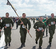 &Scaron;iauliuose vyko tradicinis bėgimas naikintuvų kilimo-tūpimo taku &bdquo;Runway Run 2018&ldquo;