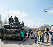 &Scaron;iauliuose vyko tradicinis bėgimas naikintuvų kilimo-tūpimo taku &bdquo;Runway Run 2018&ldquo;