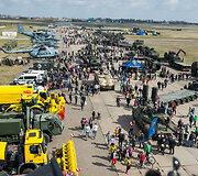 &Scaron;iauliuose vyko tradicinis bėgimas naikintuvų kilimo-tūpimo taku &bdquo;Runway Run 2018&ldquo;