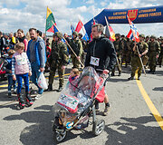 &Scaron;iauliuose vyko tradicinis bėgimas naikintuvų kilimo-tūpimo taku &bdquo;Runway Run 2018&ldquo;