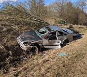 &Scaron;venčionių rajone apsivertė &bdquo;Honda&ldquo; automobilis