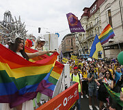 Kijeve keli tūkstančiai žmonių dalyvavo LGBT eitynėse