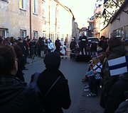 Užupyje pakabinta dar viena Konstitucija.