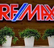 &bdquo;RE/MAX&ldquo; ir &bdquo;Vero Cafe&ldquo; viename biure