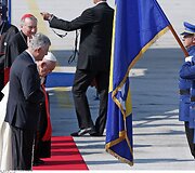 Popiežius Pranci&scaron;kus atvyko į Sarajevą, kviesdamas susitaikyti po Bosnijos karo