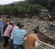 Potvynis Tbilisyje nusine&scaron;ė 10 žmonių gyvybes, mieste bla&scaron;kosi liūtai, tigrai, vilkai ir me&scaron;kos