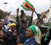 De&scaron;imtys tūkstančių demonstrantų Zimbabvėje reikalauja R.Mugabe atsistatydinimo