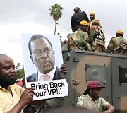 De&scaron;imtys tūkstančių demonstrantų Zimbabvėje reikalauja R.Mugabe atsistatydinimo