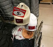 Laimikis Gariūnuose: &bdquo;Chamele&ldquo; ir &bdquo;Versage kvepalai&ldquo; už 8 eurus, Turkijoje siūta &bdquo;Armani&ldquo; striukė už 60 eurų