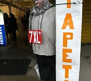 Laimikis Gariūnuose: &bdquo;Chamele&ldquo; ir &bdquo;Versage kvepalai&ldquo; už 8 eurus, Turkijoje siūta &bdquo;Armani&ldquo; striukė už 60 eurų