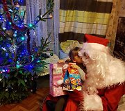 Kalėdų seneliai skuba pas Sužionių vaikus. 2018 m. Kalėdos
