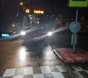 Dėl stovinčio automobilio autobusas negalėjo pravažiuoti Taikos g.