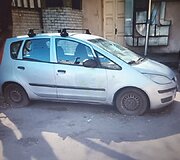 Trukdantys automobiliai Vilniaus Palangos g. kieme