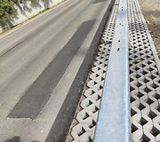 Pernai rudenį asfaltuota Žaliųjų ežerų gatvės dalis neatrodo labai gerai