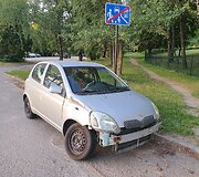 Apleisti automobiliai Fabijoni&scaron;kėse