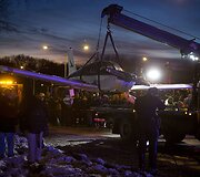 Niujorke ant autostrados nusileido lėktuvas