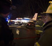 Niujorke ant autostrados nusileido lėktuvas