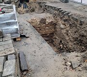 Archeologiniai kasinėjimai Pranci&scaron;konų gatvėje atvėrė žmonių palaikus